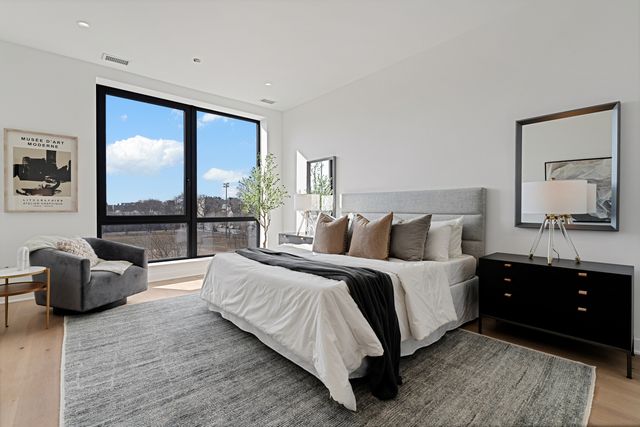 1340 W Chestnut Street 401, Chicago, IL 60642