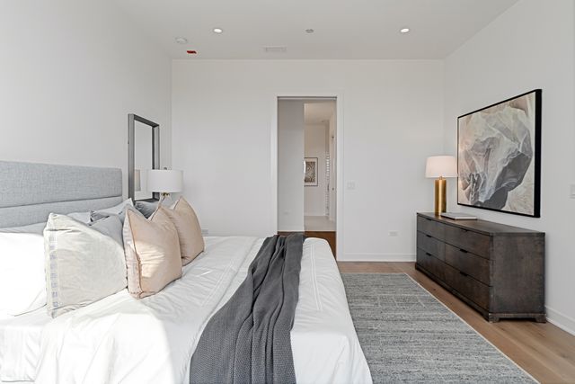 1340 W Chestnut Street 401, Chicago, IL 60642
