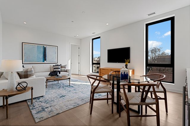 1340 W Chestnut Street 401, Chicago, IL 60642