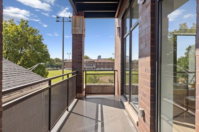 1340 W Chestnut Street 401, Chicago, IL 60642