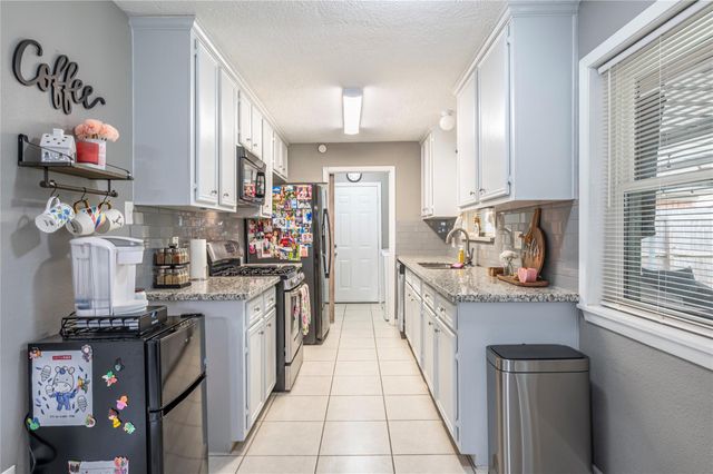 2409 Raspberry Lane, Pasadena, TX 77502