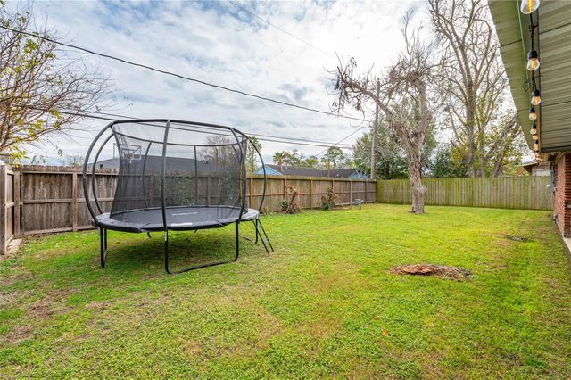 2409 Raspberry Lane, Pasadena, TX 77502