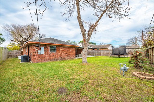 2409 Raspberry Lane, Pasadena, TX 77502
