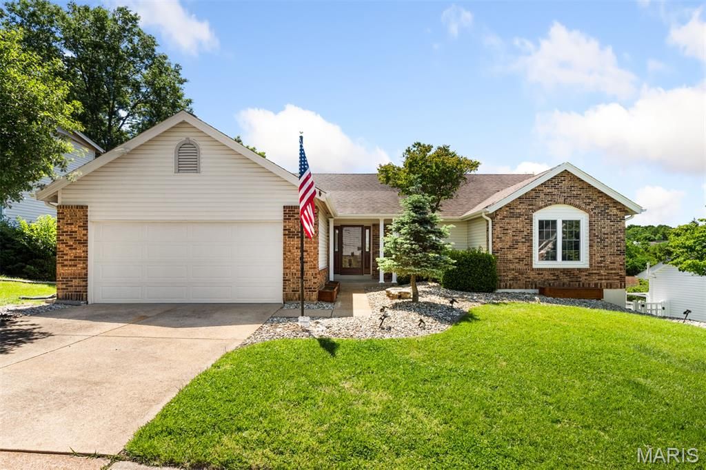 16448 Green Pines Drive, Wildwood, MO 63011