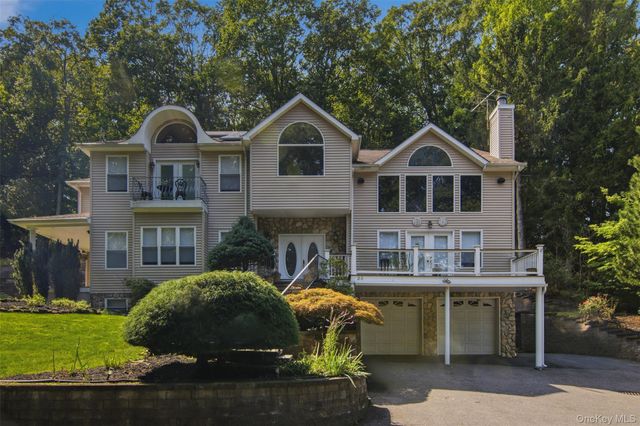 23 Beach Plum Drive, Centerport, NY 11721