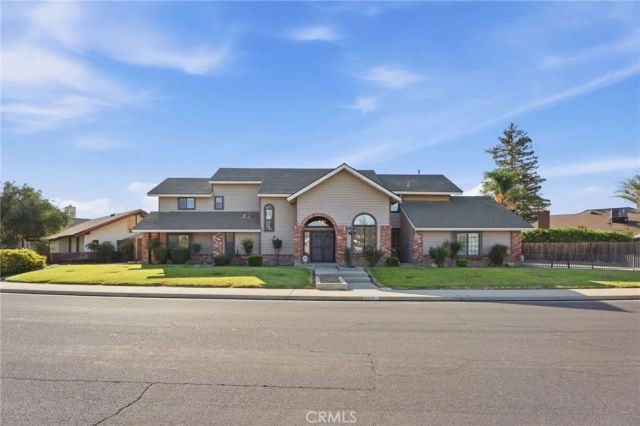 662 S Boyd, Kerman, CA 93630