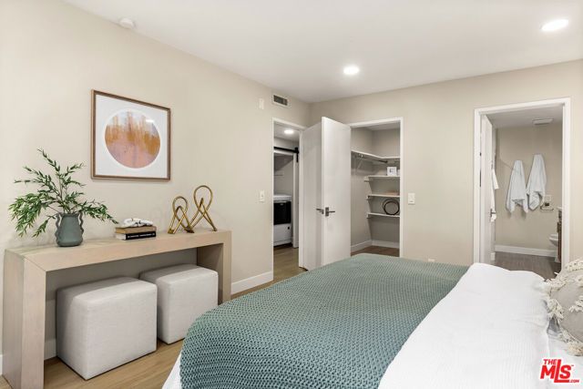 4542 Willis Avenue 206, Sherman Oaks, CA 91403