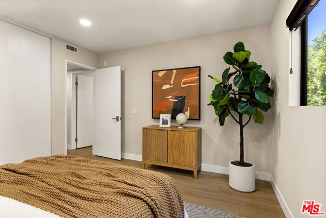 4542 Willis Avenue 206, Sherman Oaks, CA 91403