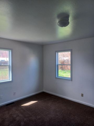 806 N 2nd Street, Klamath Falls, OR 97601