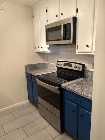 121 Parkway DR, Hampton, VA 23669