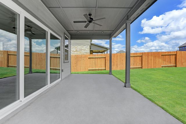 120 Periwinkle LN, Bastrop, TX 78602