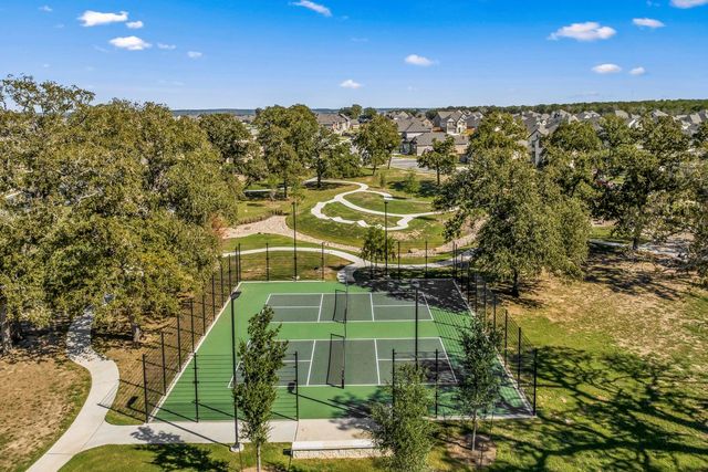 120 Periwinkle LN, Bastrop, TX 78602