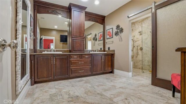 16025 Perry Heights, Riverside, CA 92504