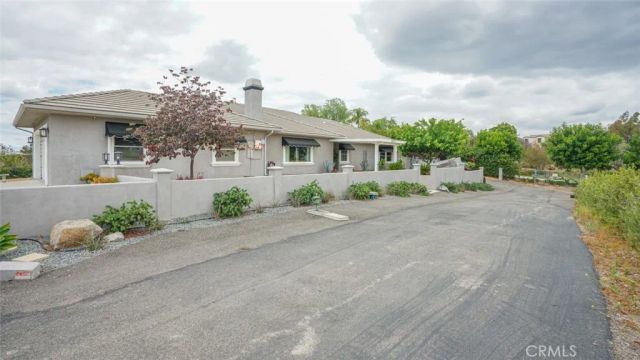 16025 Perry Heights, Riverside, CA 92504