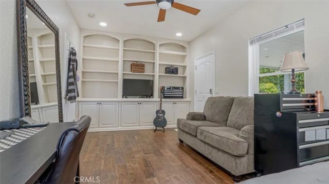 16025 Perry Heights, Riverside, CA 92504