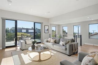 959 5th Street A, Hermosa Beach, CA 90254