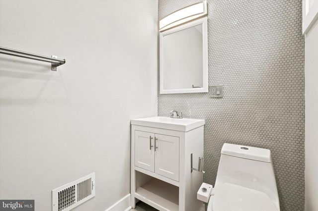 1321 N DOVER ST, Philadelphia, PA 19121