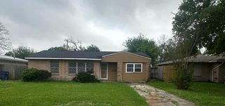 2001 15th Avenue N, Texas City, TX 77590