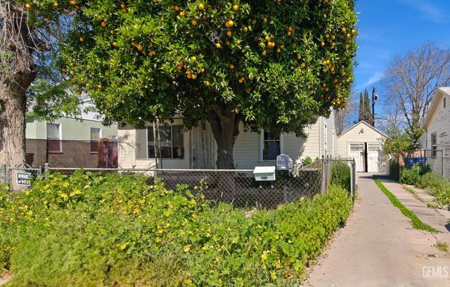 112 E Belle Avenue, Bakersfield, CA 93308