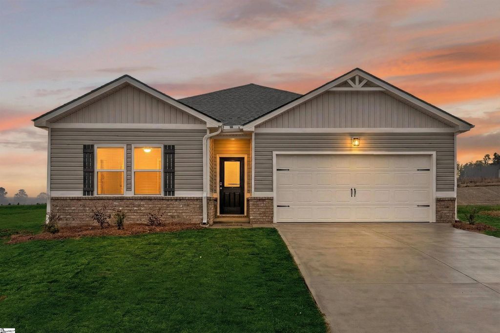 208 Green Pasture Road, Fountain Inn, SC 29664