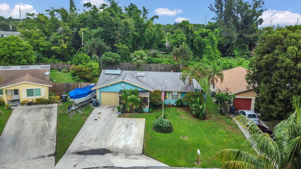 3667 Brooklyn Lane, Lake Worth, FL 33461