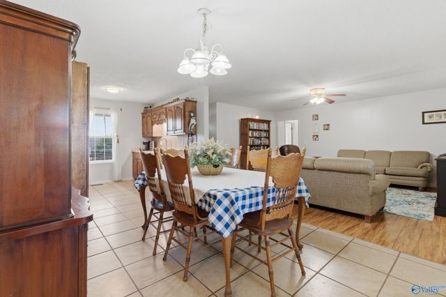 49 School House Road, Albertville, AL 35950