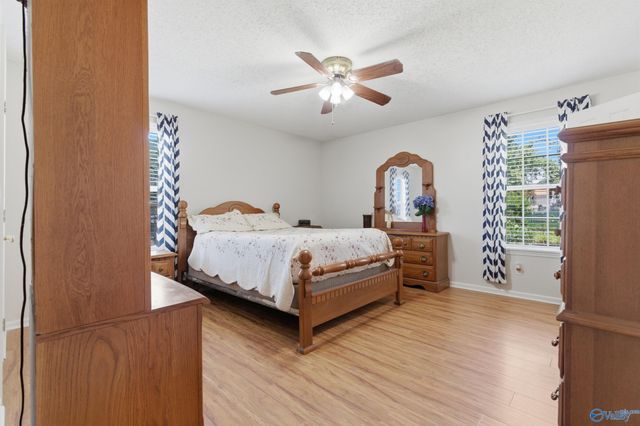 49 School House Road, Albertville, AL 35950