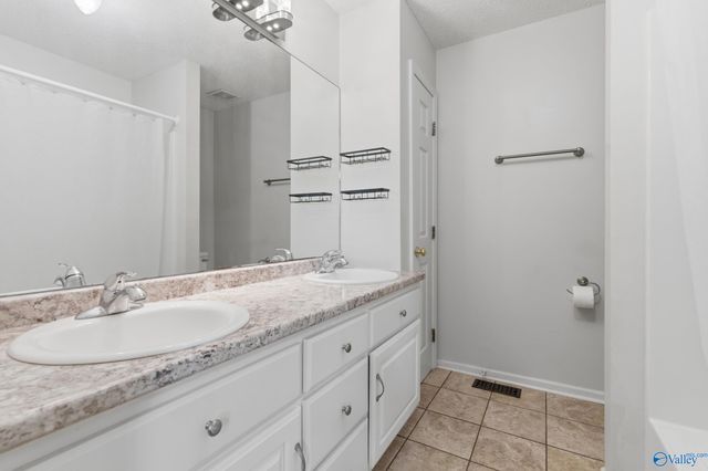 49 School House Road, Albertville, AL 35950