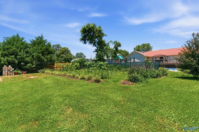 49 School House Road, Albertville, AL 35950