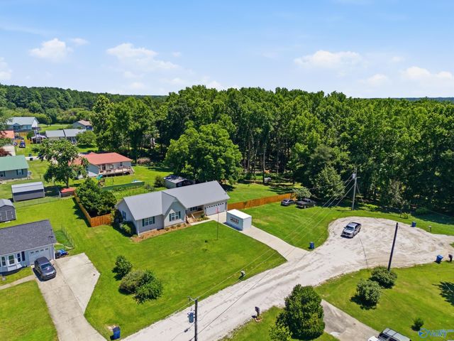 49 School House Road, Albertville, AL 35950