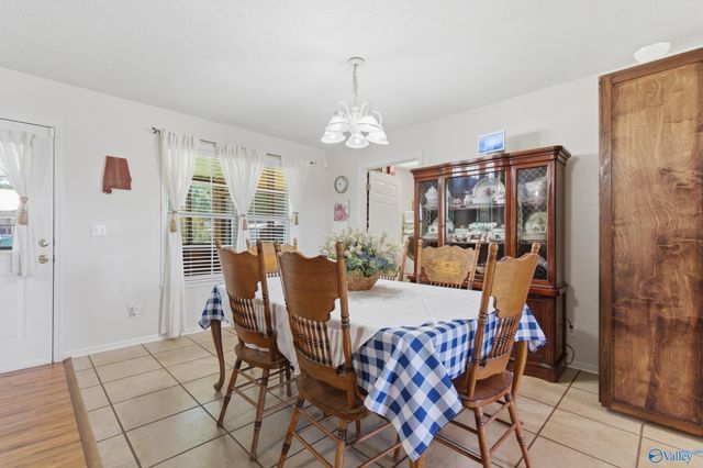 49 School House Road, Albertville, AL 35950