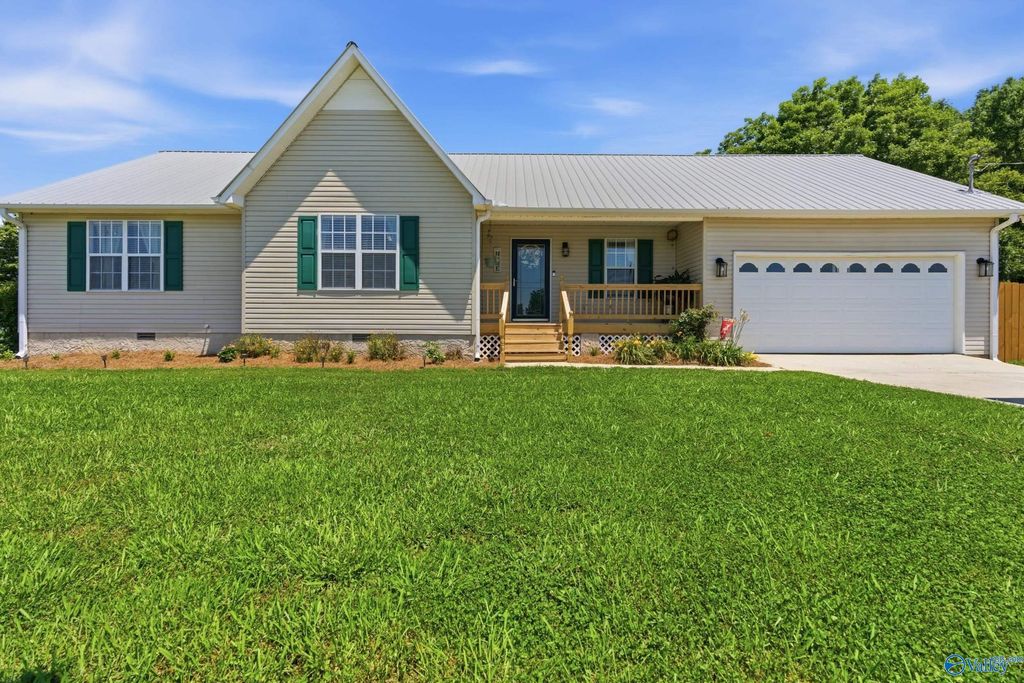 49 School House Road, Albertville, AL 35950