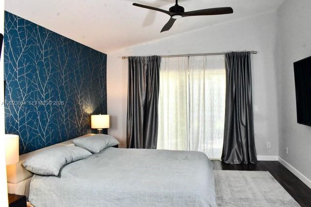 10205 SW 12th St, Pembroke Pines, FL 33025