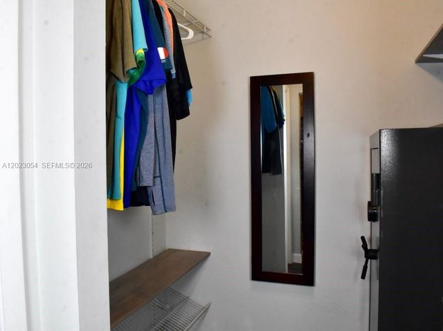 10205 SW 12th St, Pembroke Pines, FL 33025