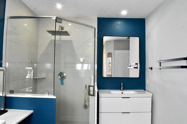 10205 SW 12th St, Pembroke Pines, FL 33025