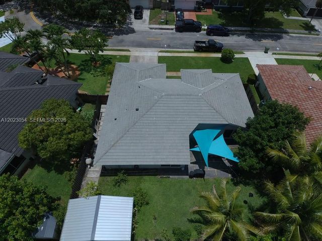 10205 SW 12th St, Pembroke Pines, FL 33025