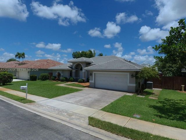 10205 SW 12th St, Pembroke Pines, FL 33025