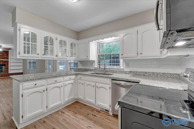 11219 Suncrest Drive SE, Huntsville, AL 35803