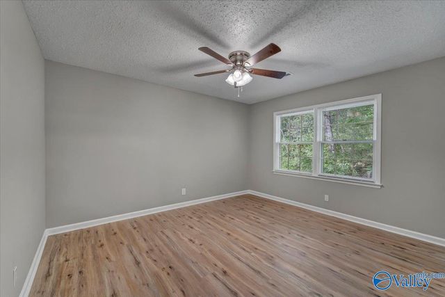 11219 Suncrest Drive SE, Huntsville, AL 35803