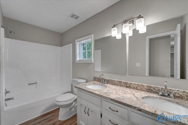 11219 Suncrest Drive SE, Huntsville, AL 35803