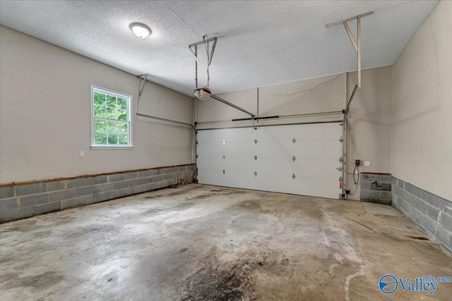 11219 Suncrest Drive SE, Huntsville, AL 35803