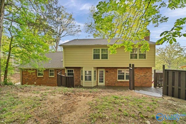 11219 Suncrest Drive SE, Huntsville, AL 35803