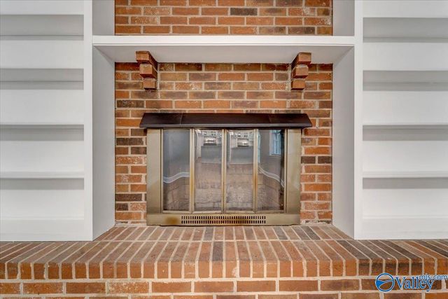 11219 Suncrest Drive SE, Huntsville, AL 35803