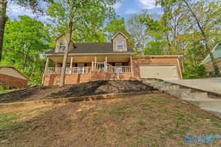 11219 Suncrest Drive SE, Huntsville, AL 35803