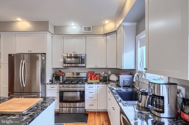 2710 N CALVERT ST, Baltimore, MD 21218
