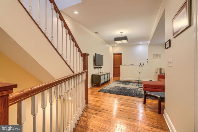2710 N CALVERT ST, Baltimore, MD 21218