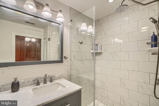 2710 N CALVERT ST, Baltimore, MD 21218