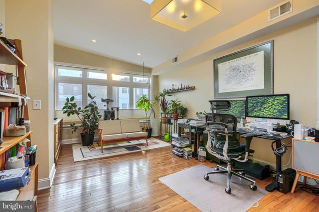 2710 N CALVERT ST, Baltimore, MD 21218