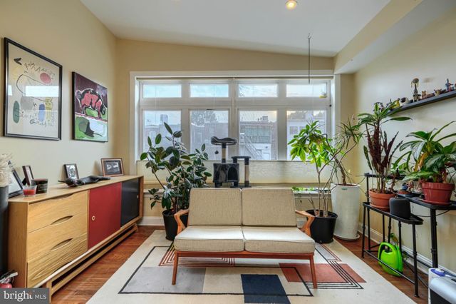 2710 N CALVERT ST, Baltimore, MD 21218