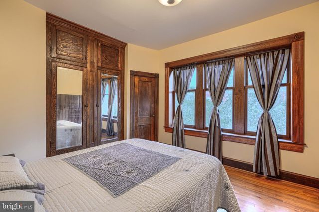 2710 N CALVERT ST, Baltimore, MD 21218